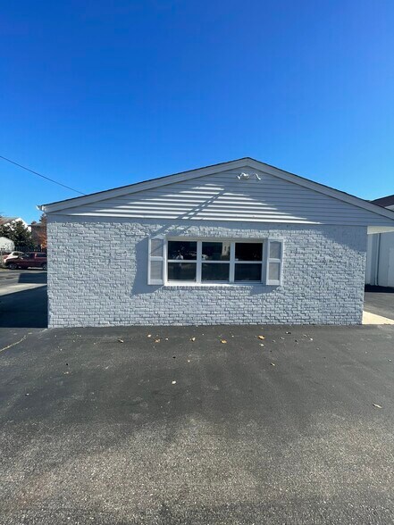 More Photos Of 192 Mayo Rd, Edgewater Light Manufacturing For Sale