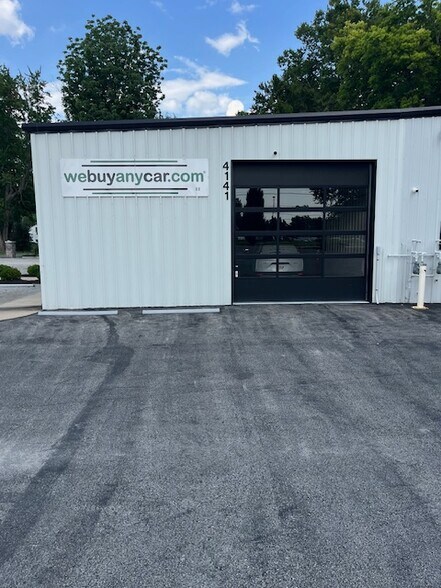 More Photos Of 4141 Bardstown Rd, Louisville Warehouse For Lease