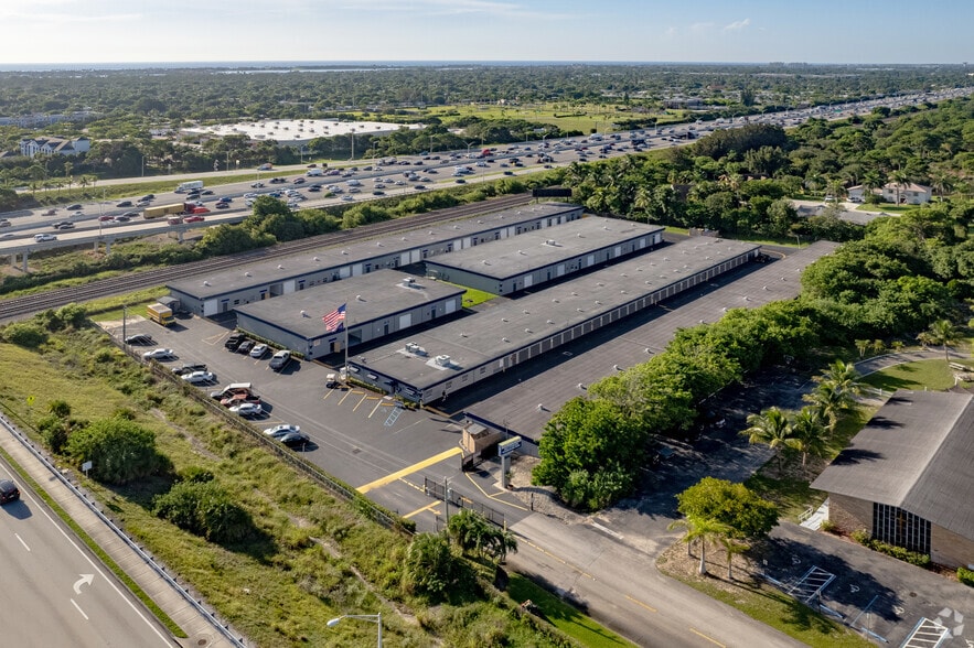 More Photos Of 1840 Hypoluxo Rd, Lake Worth Self Storage For Lease