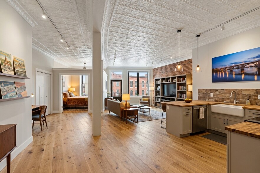 More Photos Of 57 River St, Haverhill Storefront For Sale