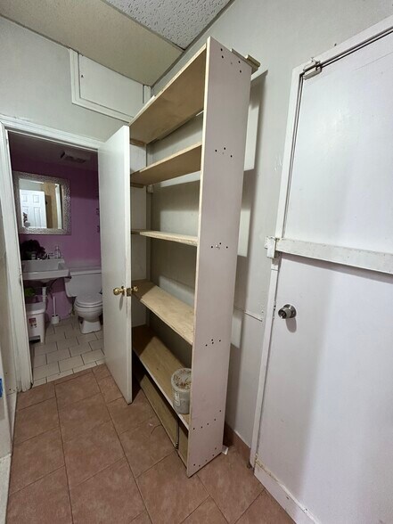 More Photos Of 510 55th St, West New York General Retail For Lease