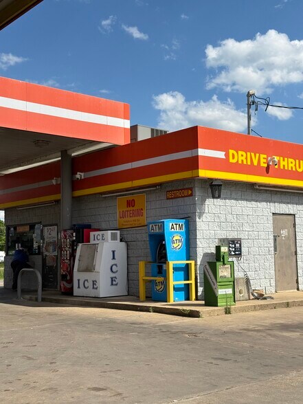 More Photos Of 339 US-82, Greenwood Service Station For Sale