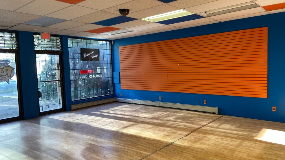 More Photos Of 3845 Rupert St, Vancouver Storefront For Lease