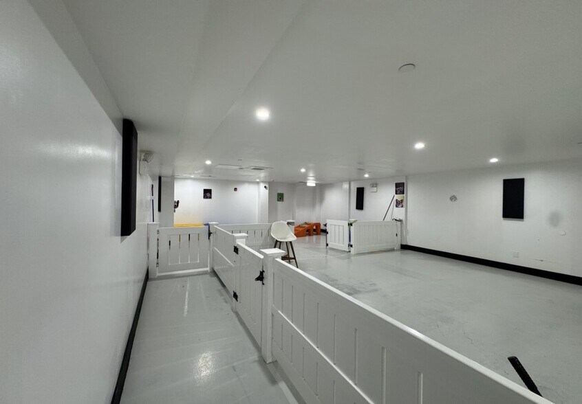 More Photos Of 975 Manhattan Ave, Brooklyn Storefront Retail Residential For Sale