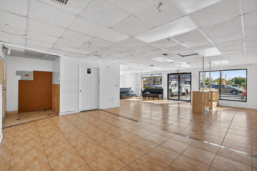 Primary Photo Of 200 SW 57th Ave, Miami Storefront Retail Office For Lease