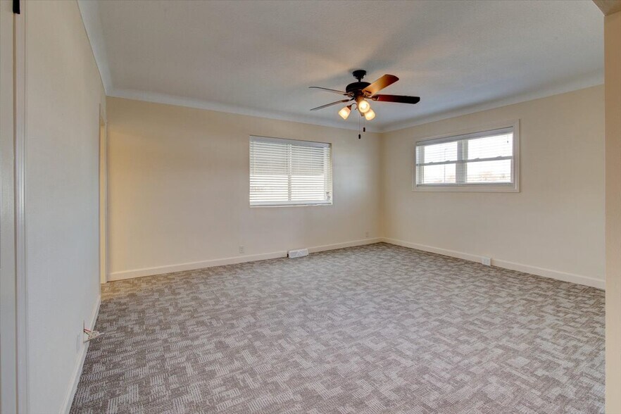 More Photos Of 2919 1st Ave SE, Cedar Rapids Office For Sale