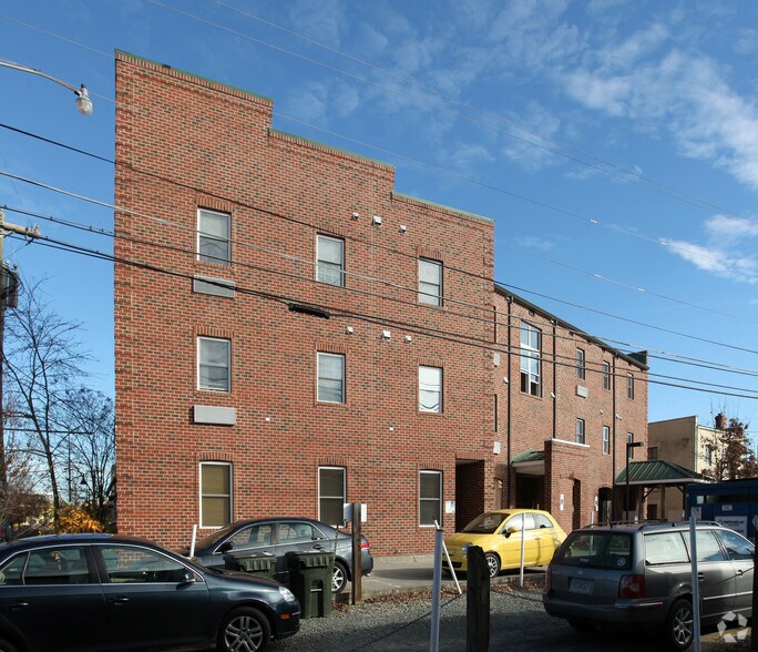 More Photos Of 115 N Merritt Mill Rd, Chapel Hill Apartments For Lease