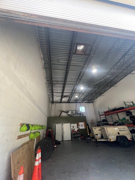 More Photos Of 1040 W Industrial Ave, Boynton Beach Warehouse For Lease