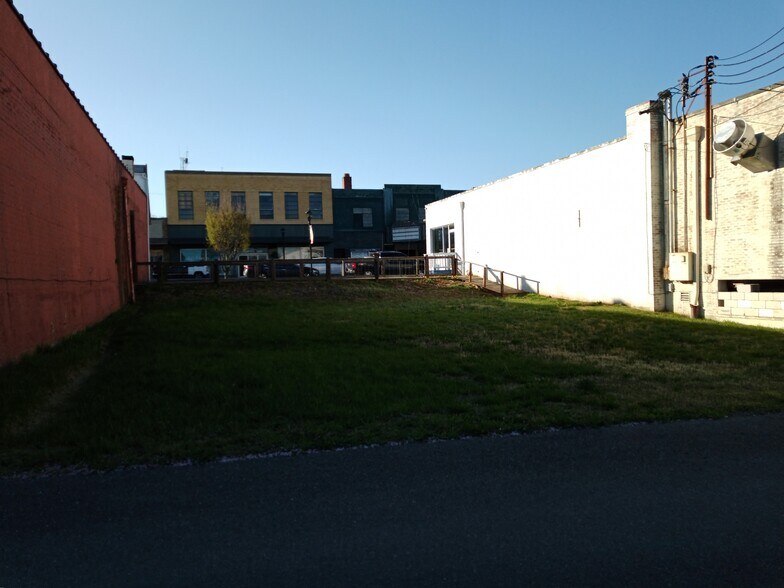More Photos Of 525 Main St, Altavista Restaurant For Sale