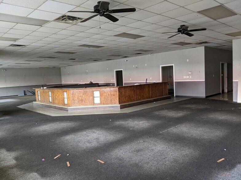 More Photos Of 1761 Goucher St, Johnstown Storefront For Sale
