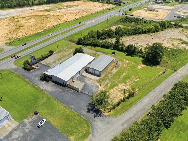 More Photos Of 3267 US Highway 431, Albertville Showroom For Sale