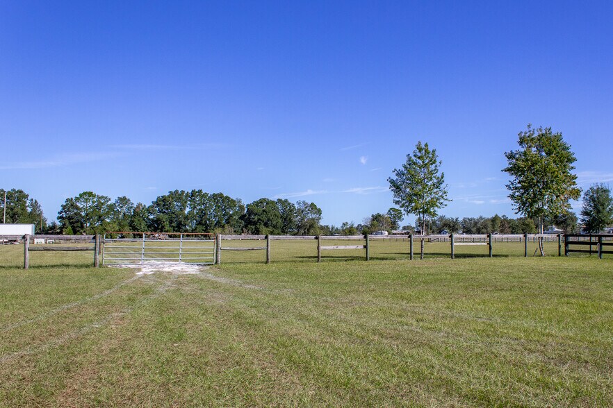 More Photos Of 20221 SW 5th Pl, Dunnellon Specialty For Sale