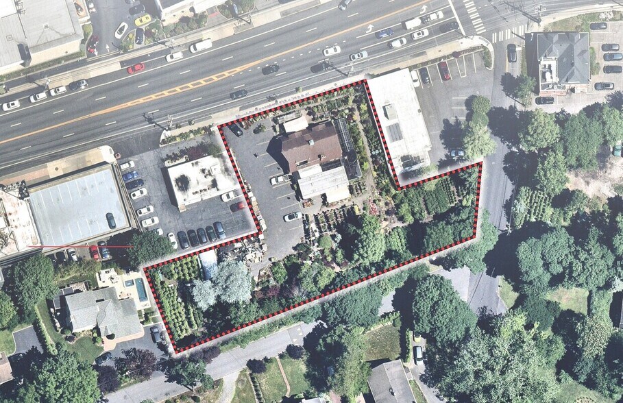 More Photos Of 1050-1056 Northern Blvd, Roslyn General Retail For Lease