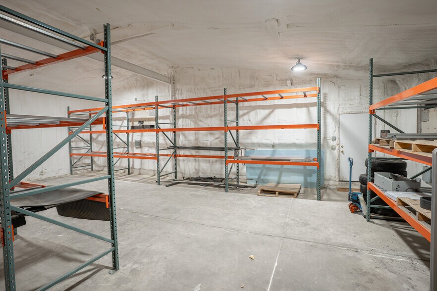 More Photos Of 319 Main St N, Kimberly Warehouse For Sale