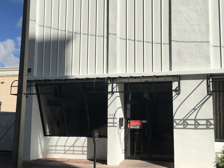 More Photos Of 211-221 Navarre Ave, Coral Gables Restaurant For Lease