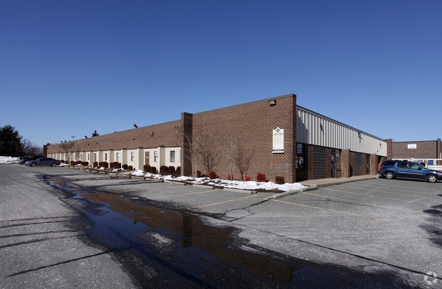 More Photos Of 18926-18956 Bonanza Way, Gaithersburg Warehouse For Lease