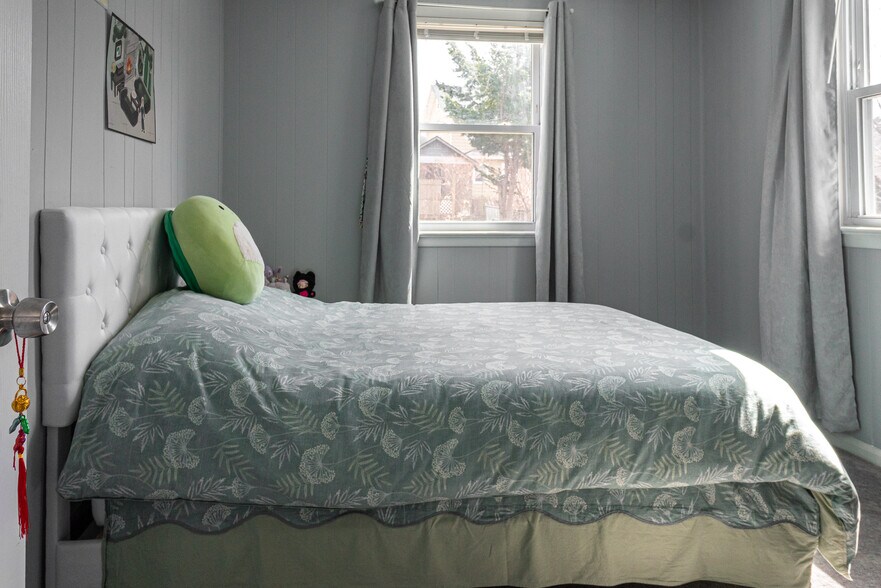 More Photos Of 15 Lakeview Pl, Verona Multifamily For Sale