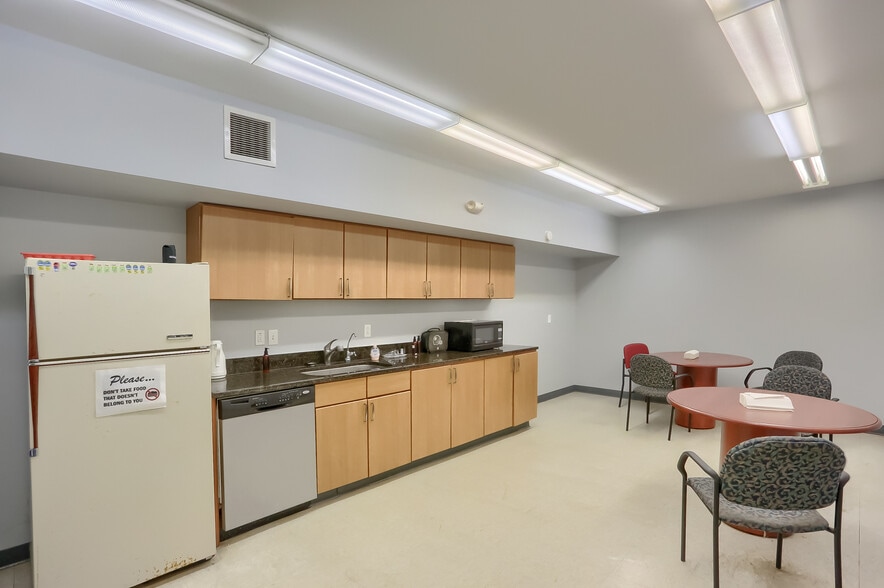 More Photos Of 150 Gamma Dr, Pittsburgh Light Manufacturing For Lease