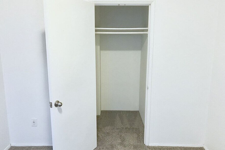 More Photos Of 701-711 E Pike St, Seattle Apartments For Sale