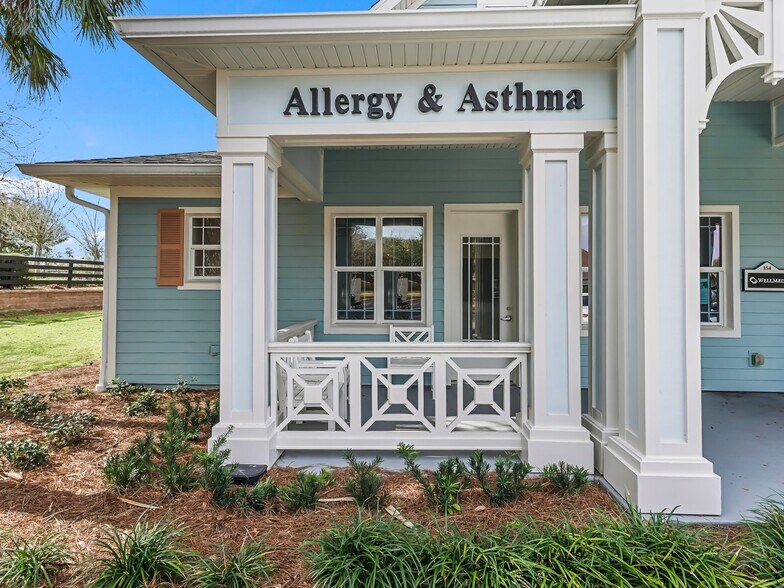 More Photos Of 910 Old Camp Rd, Lady Lake Medical For Sale