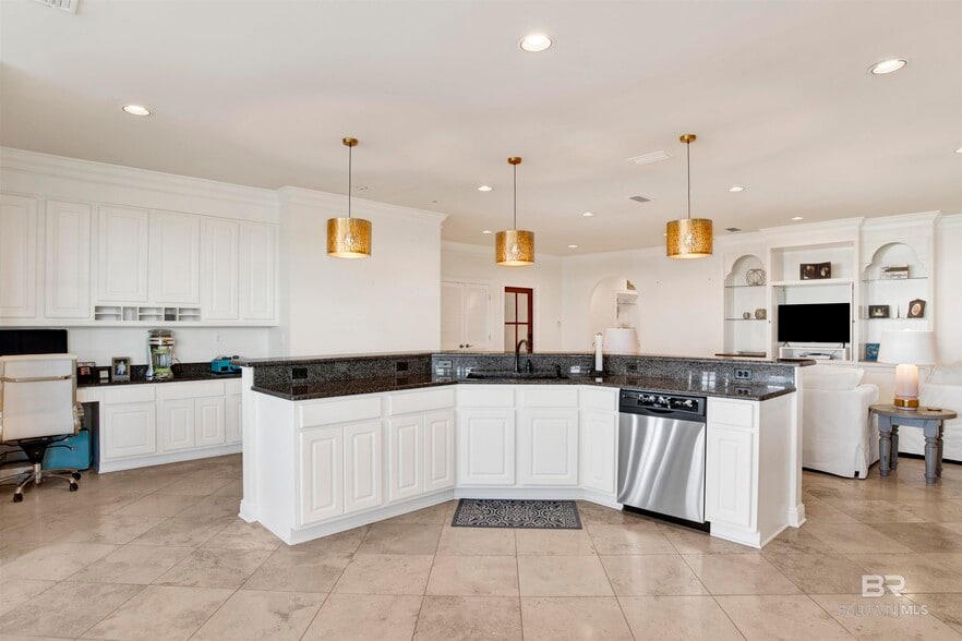 More Photos Of 16 Market St, Orange Beach Office For Sale