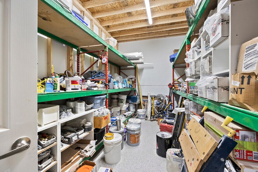 More Photos Of 333 Holden Av, Windsor Distribution For Sale