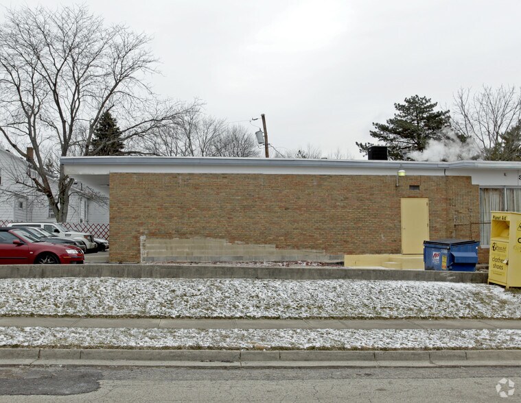 More Photos Of 4694 Free Pike, Dayton Freestanding For Sale