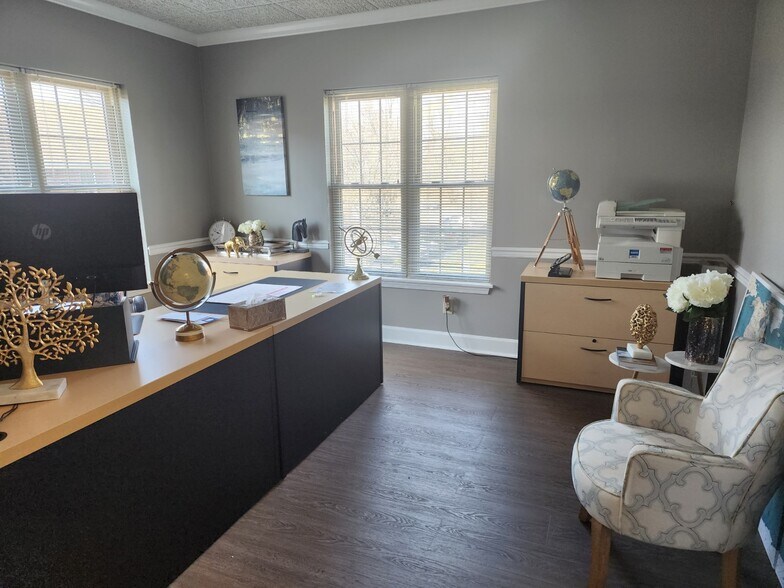 More Photos Of 330 N Evergreen Rd, Louisville Office Residential For Lease