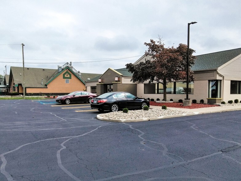 More Photos Of 39319 Plymouth Rd, Livonia Office For Lease