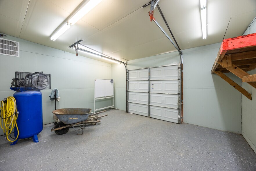 More Photos Of 320 Tilton Rd, Northfield Warehouse For Lease