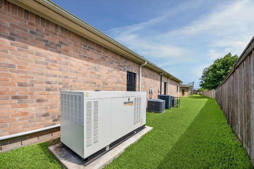 More Photos Of 9525 Huffmeister Rd, Houston Medical For Sale