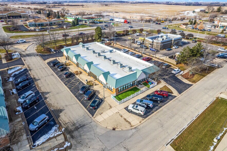 More Photos Of 108 Valley Dr, Elburn Storefront For Lease