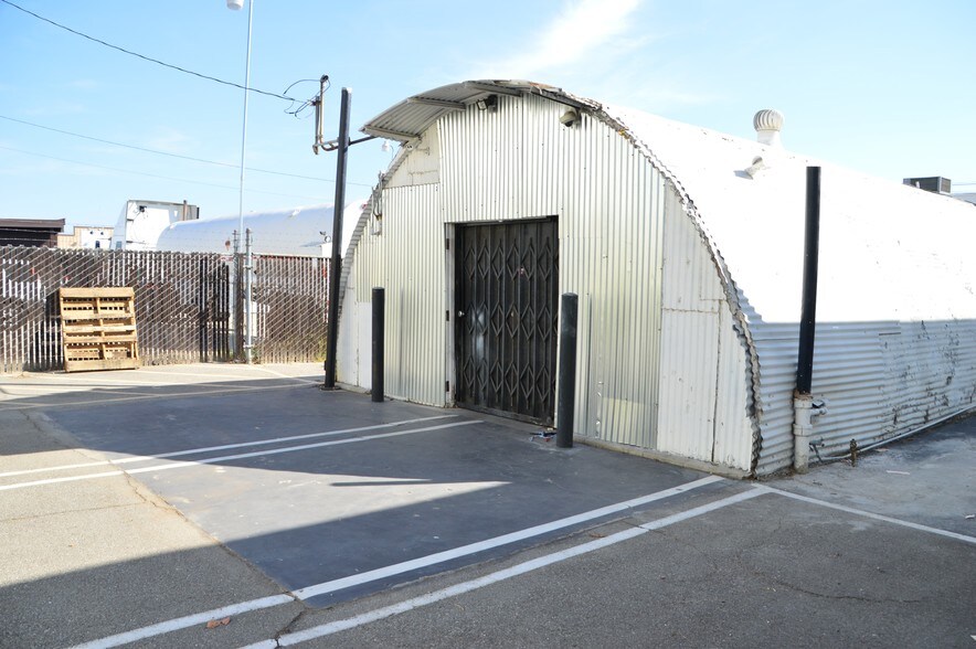 More Photos Of 1143 W Foothill Blvd, Azusa Manufacturing For Sale