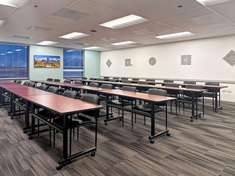 More Photos Of 3900 S Wadsworth Blvd, Lakewood Coworking Space