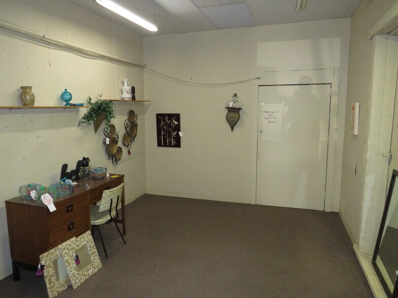 More Photos Of 110-112 W Washington st, Morris General Retail For Sale