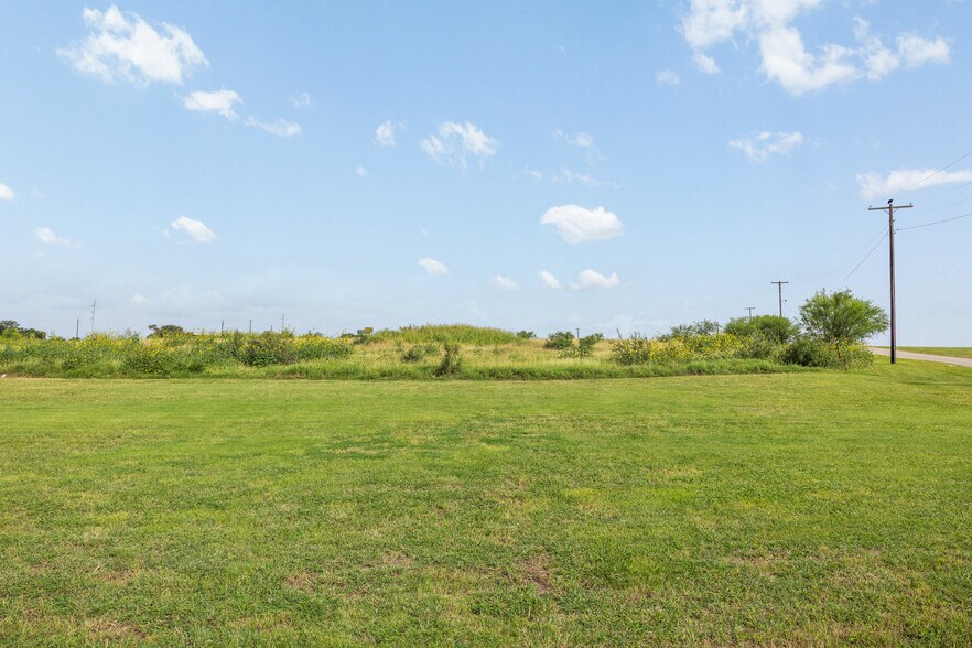 More Photos Of TBD U.S. 183, Gonzales Land For Sale