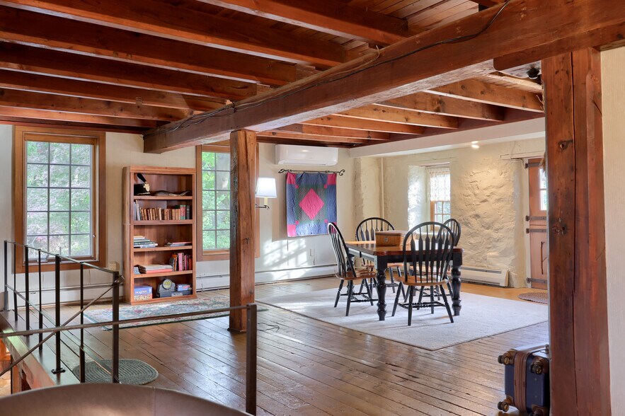 More Photos Of 9043 Mountain Rd, Alburtis Office Residential For Sale