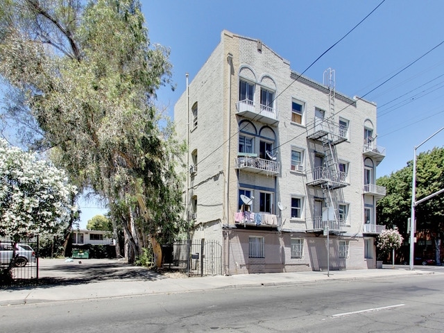 More Photos Of 717 N San Joaquin St, Stockton Apartments For Sale