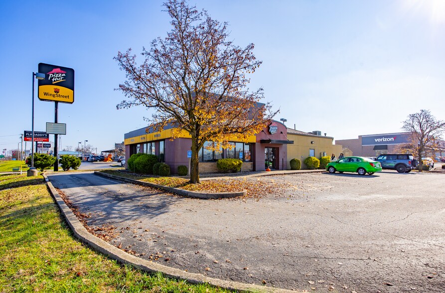 More Photos Of 525 S Lake Rd S, Scottsburg Restaurant For Sale