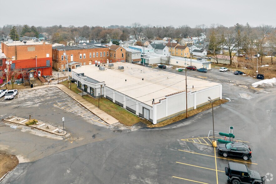 More Photos Of 3156 State St, Caledonia Bowling Alley For Sale
