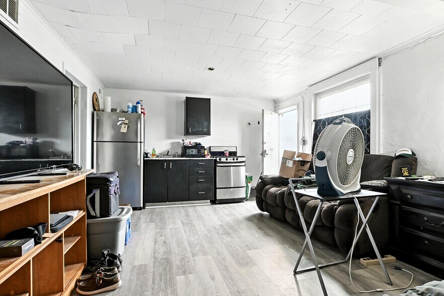 More Photos Of 110-114 W Grand River Ave, Webberville Storefront Retail Residential For Sale