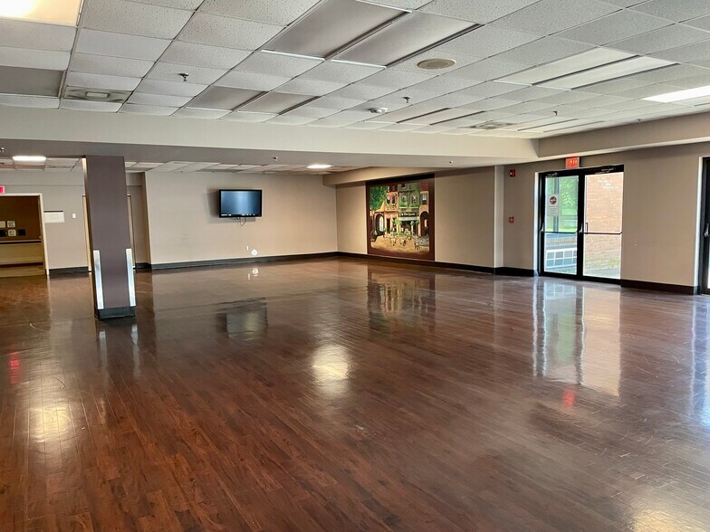 More Photos Of 4100 Covert Ave, Evansville Rehabilitation Center For Sale