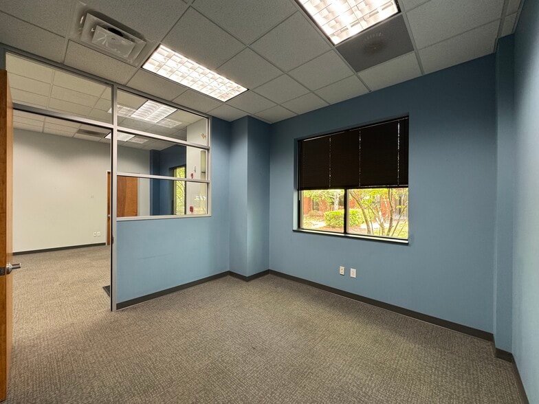 More Photos Of 3810 N Elm St, Greensboro Medical For Lease