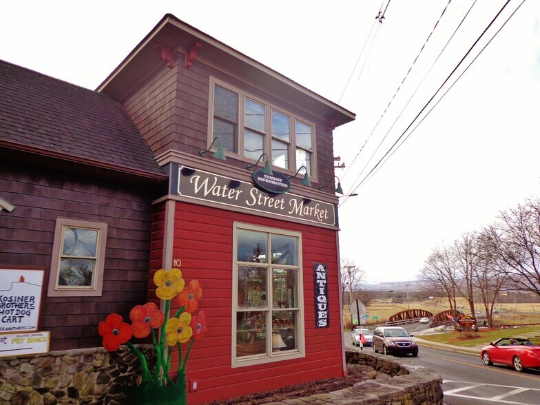 More Photos Of 11 Water St, New Paltz Freestanding For Sale