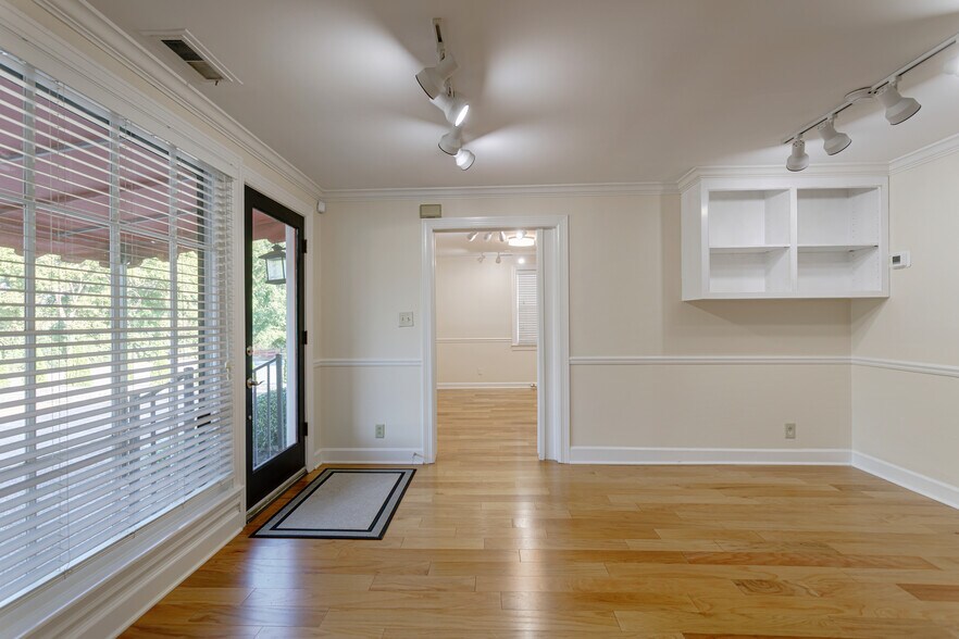 More Photos Of 644 W Iris Dr, Nashville Office For Lease