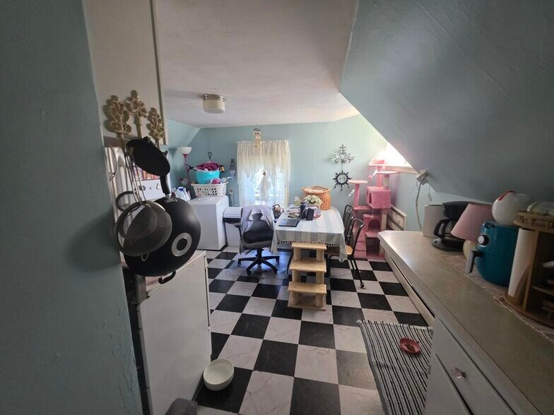 More Photos Of 115 Limerock St, Rockland Apartments For Sale