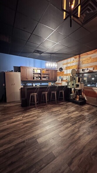 More Photos Of 550 Overlook Dr, Winter Haven Warehouse For Sale