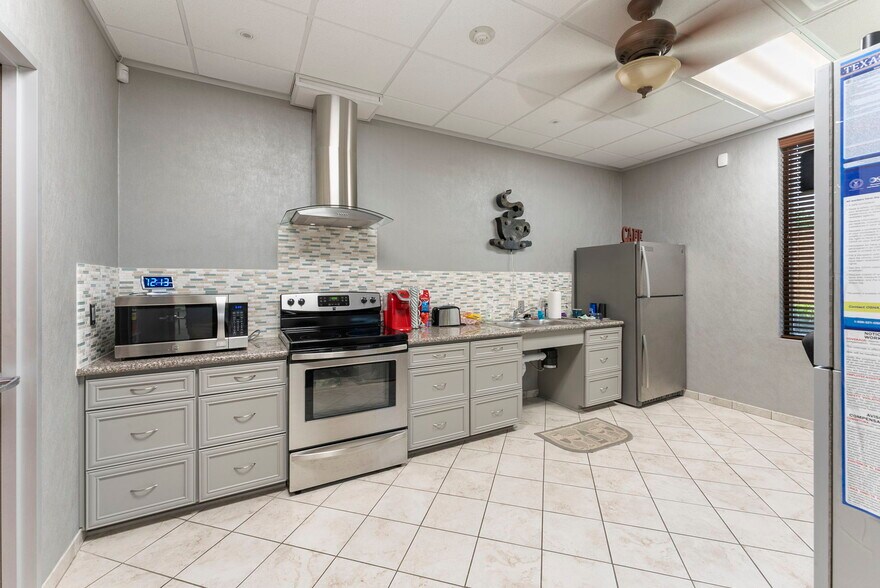More Photos Of 1125 Cypress Station Dr, Houston Medical For Sale