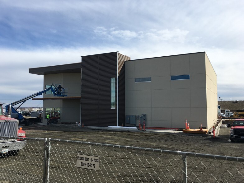 More Photos Of 7035 W Clearwater Ave, Kennewick Office For Lease