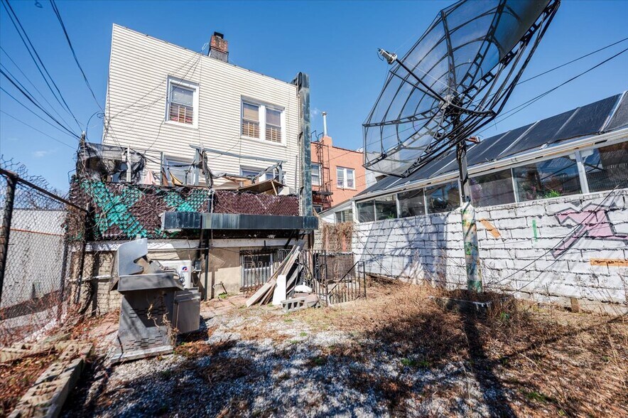 More Photos Of 2918 Bruckner Blvd, Bronx Bar For Sale